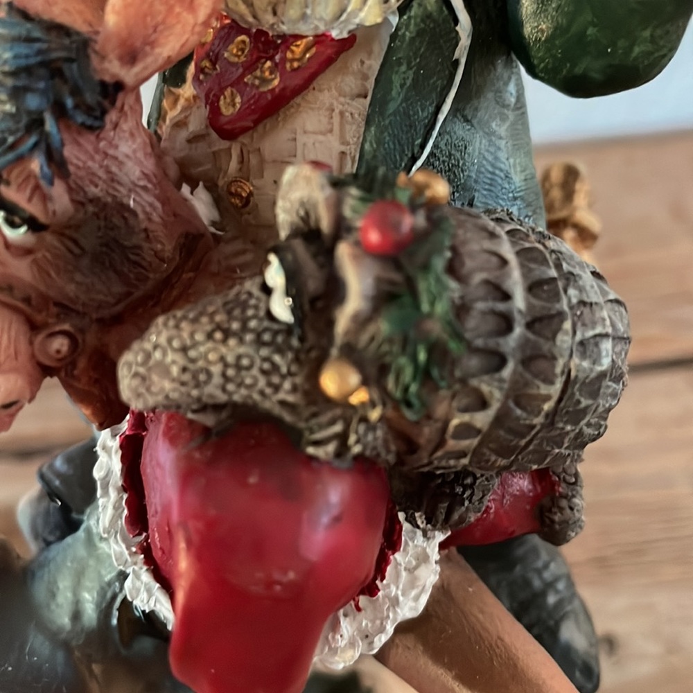 🎄Cowboy Santa Ceramic Figure🎄 - Picture 5 of 9